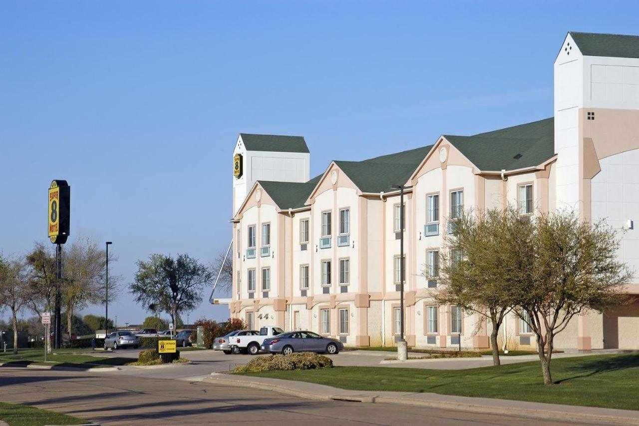 Super 8 By Wyndham Irving/Dfw Apt/North Exteriör bild