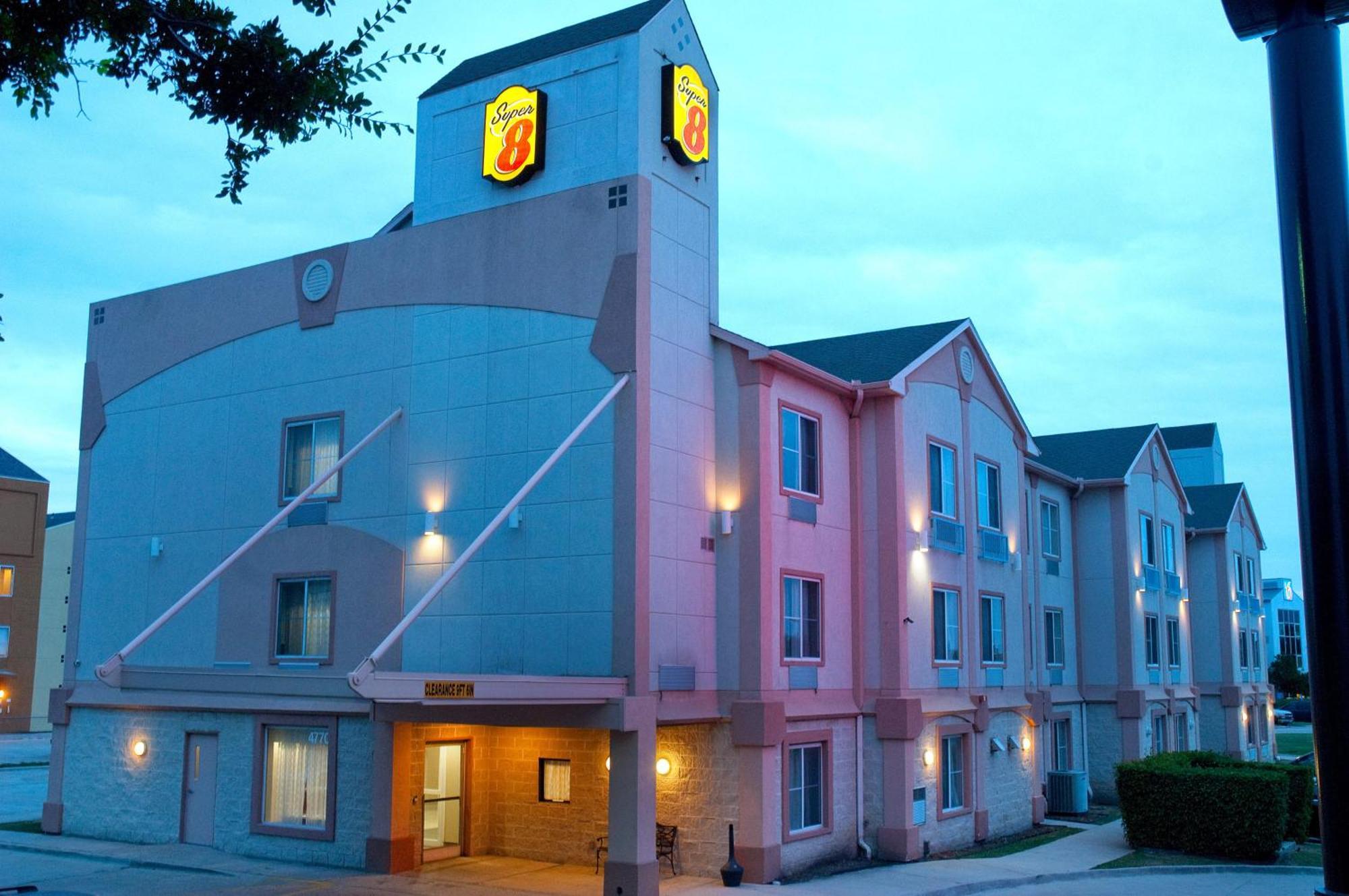 Super 8 By Wyndham Irving/Dfw Apt/North Exteriör bild