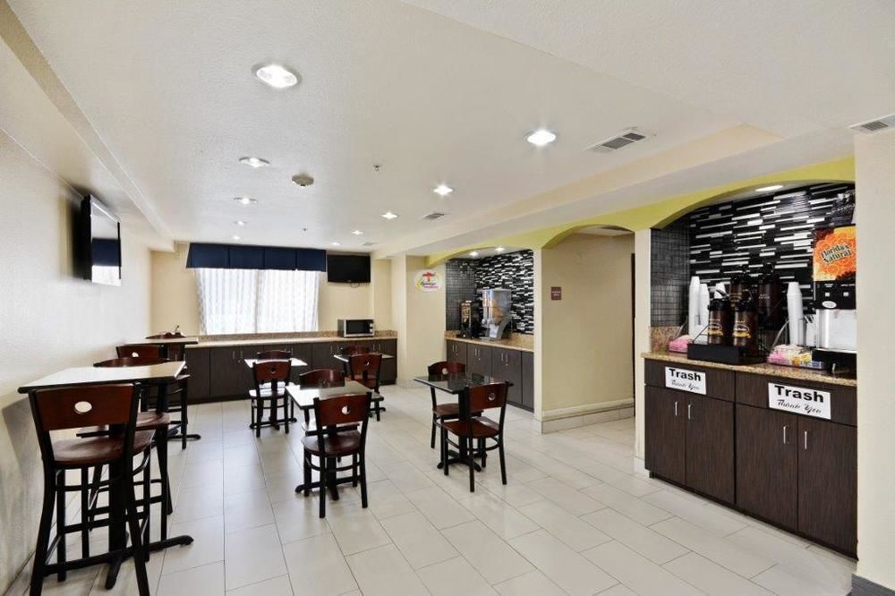 Super 8 By Wyndham Irving/Dfw Apt/North Exteriör bild