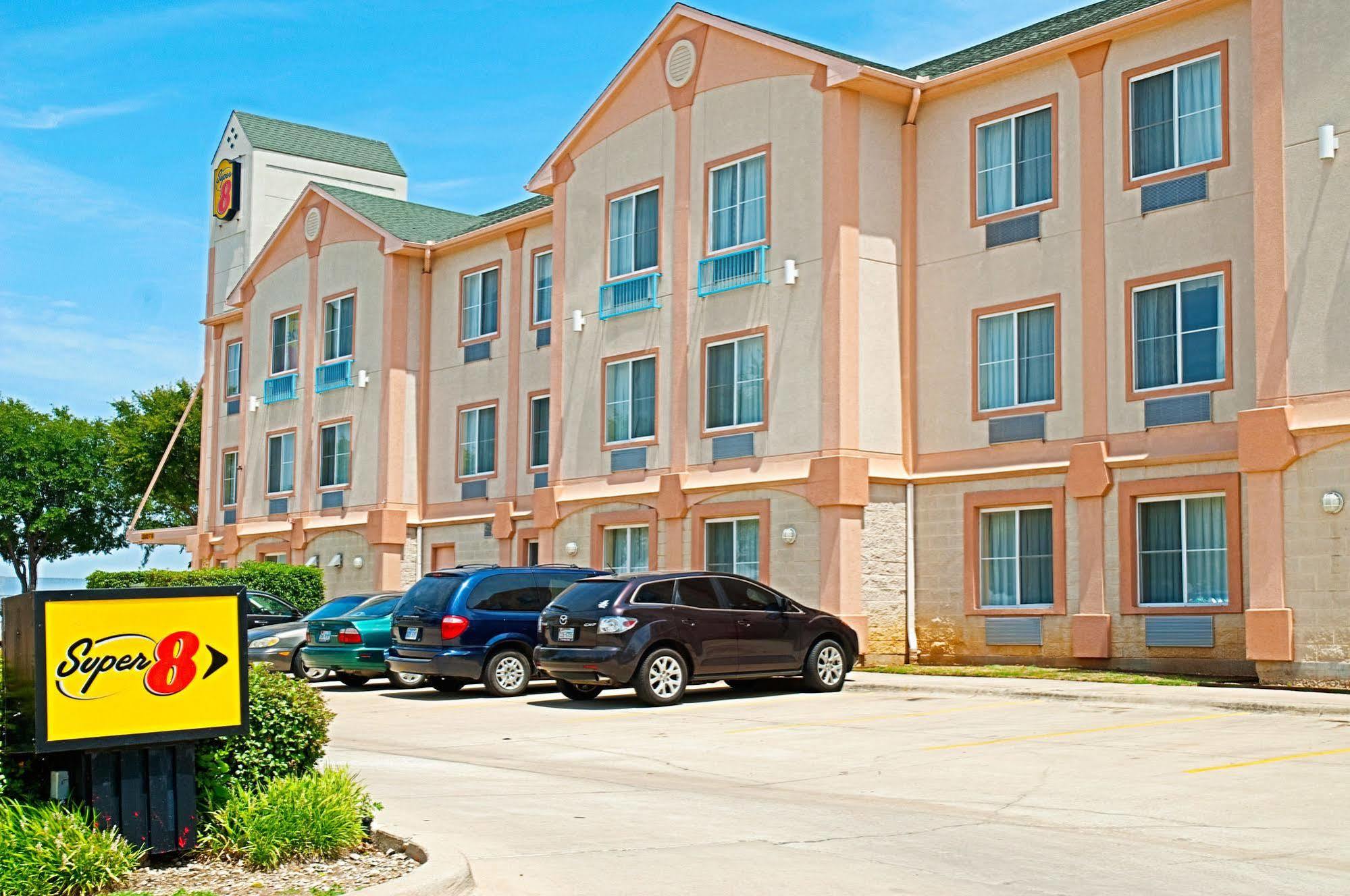 Super 8 By Wyndham Irving/Dfw Apt/North Exteriör bild