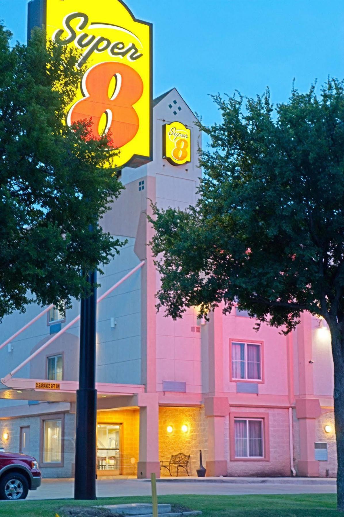 Super 8 By Wyndham Irving/Dfw Apt/North Exteriör bild